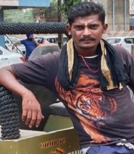 पुलिस को खबर देने से नाराज चोर गिरोह में खूनी संघर्ष, हथखोज में युवक की हत्या, तड़के से होता रहा जमकर विवाद