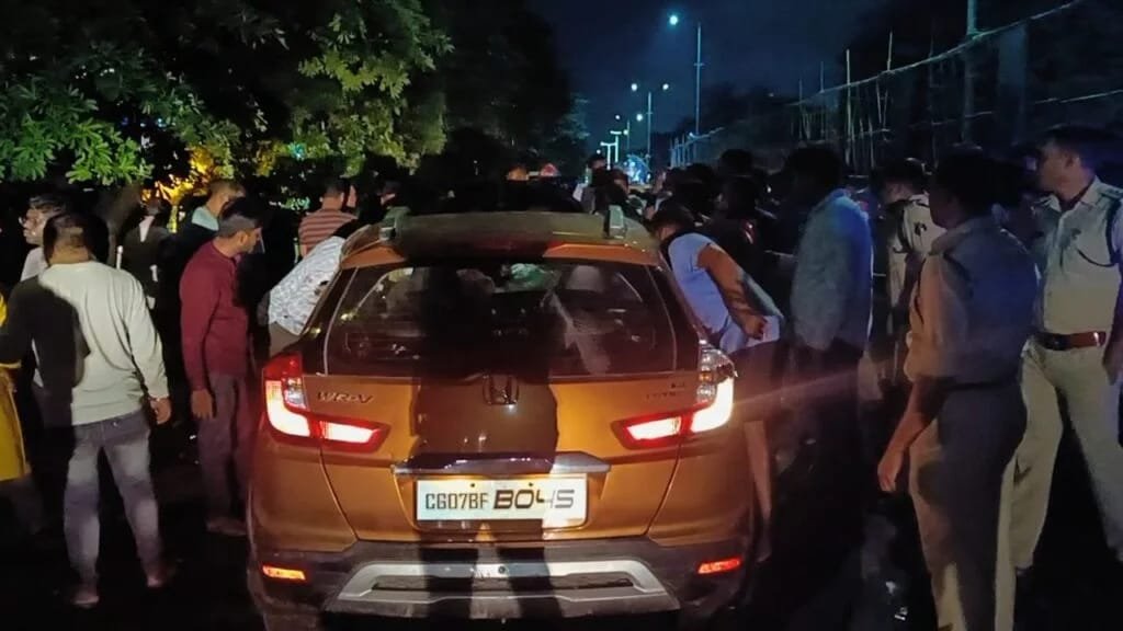 विसर्जन के लिए गणपति ले जा रहे ट्रेलर में जा घुसी कार, दो की मौत, सेंट्रल एवेन्यू पर रात में हादसा विसर्जन के लिए गणपति ले जा रहे ट्रेलर में जा घुसी कार, दो की मौत, सेंट्रल एवेन्यू पर रात में हादसा