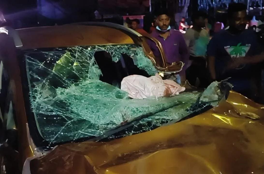 ट्रेलर से टकराने वाली कार का चालक गिरफ्तार, घायलों की हालत गंभीर, सेक्टर-9 अस्पताल में उपचार जारी
