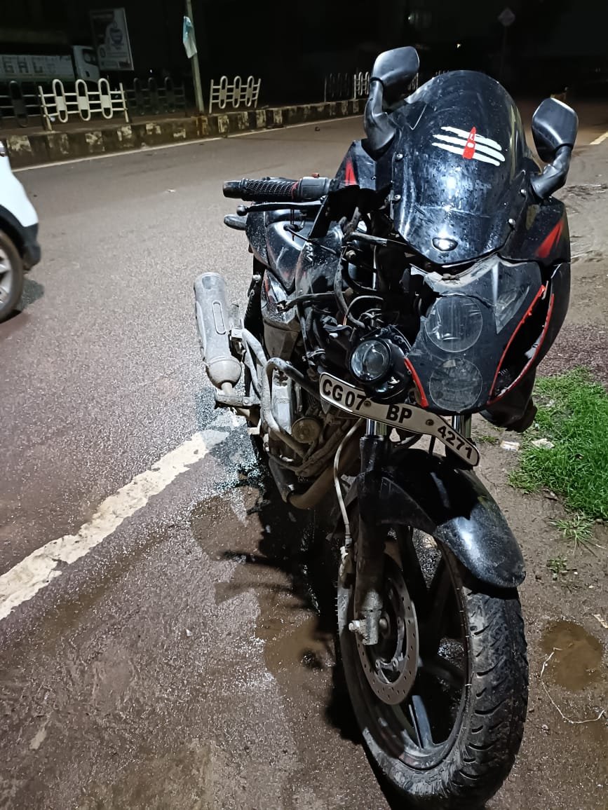 भिलाई में हाई स्पीड बाइक ने ली दो युवकों की जान, एक घायल, सूर्या मॉल से एक ही बाइक पर सवार तीन युवक लौट रहे थे घर