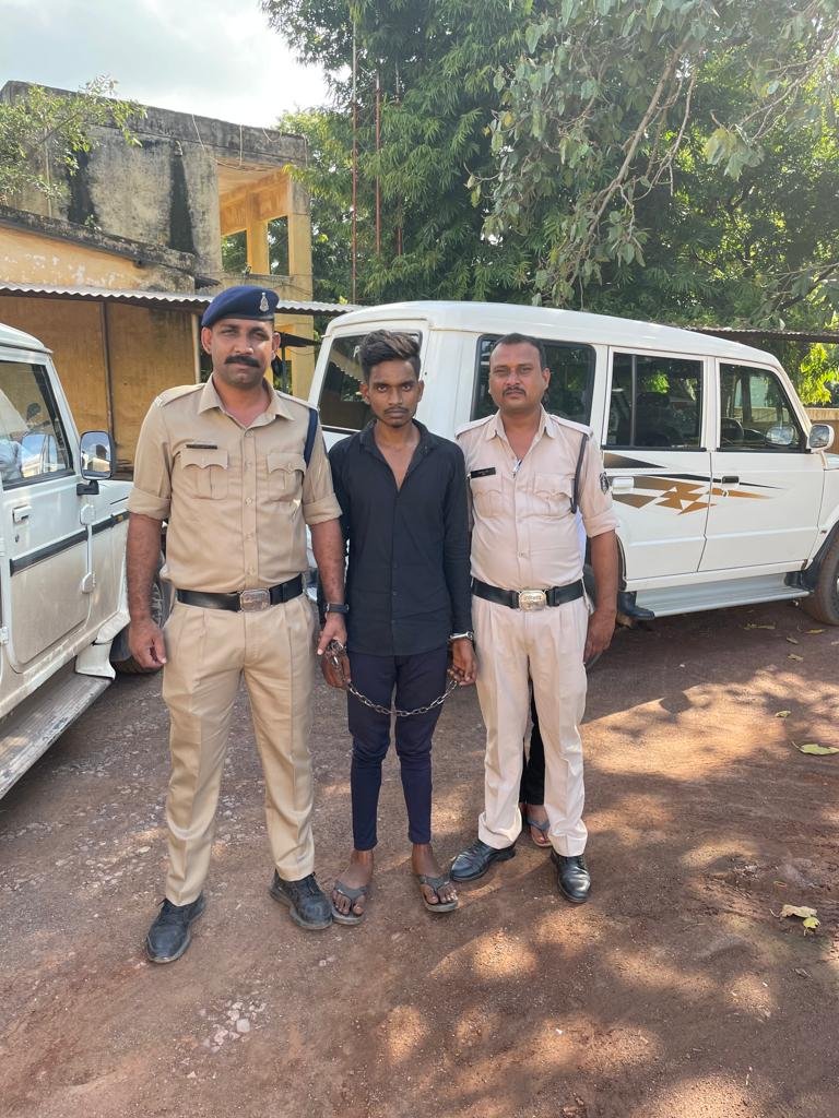 लैपटॉप चोर को पकड़ा स्मृति नगर पुलिस ने, लैपटॉप जप्त, मूलता उत्तर प्रदेश का रहने वाला लैपटॉप चोर को पकड़ा स्मृति नगर पुलिस ने, लैपटॉप जप्त, मूलता उत्तर प्रदेश का रहने वाला