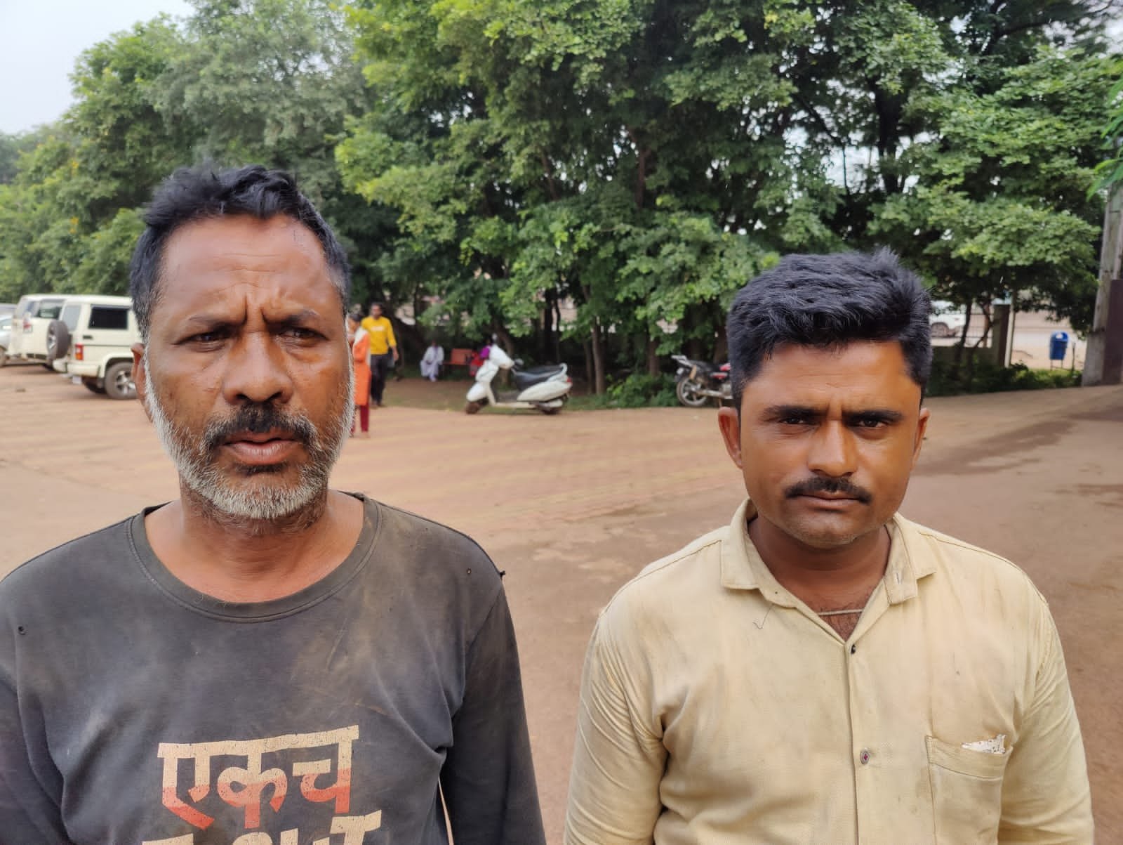 नौ सौ किलो लौह स्क्रैप सहित हथखोज से दो गिरफ्तार