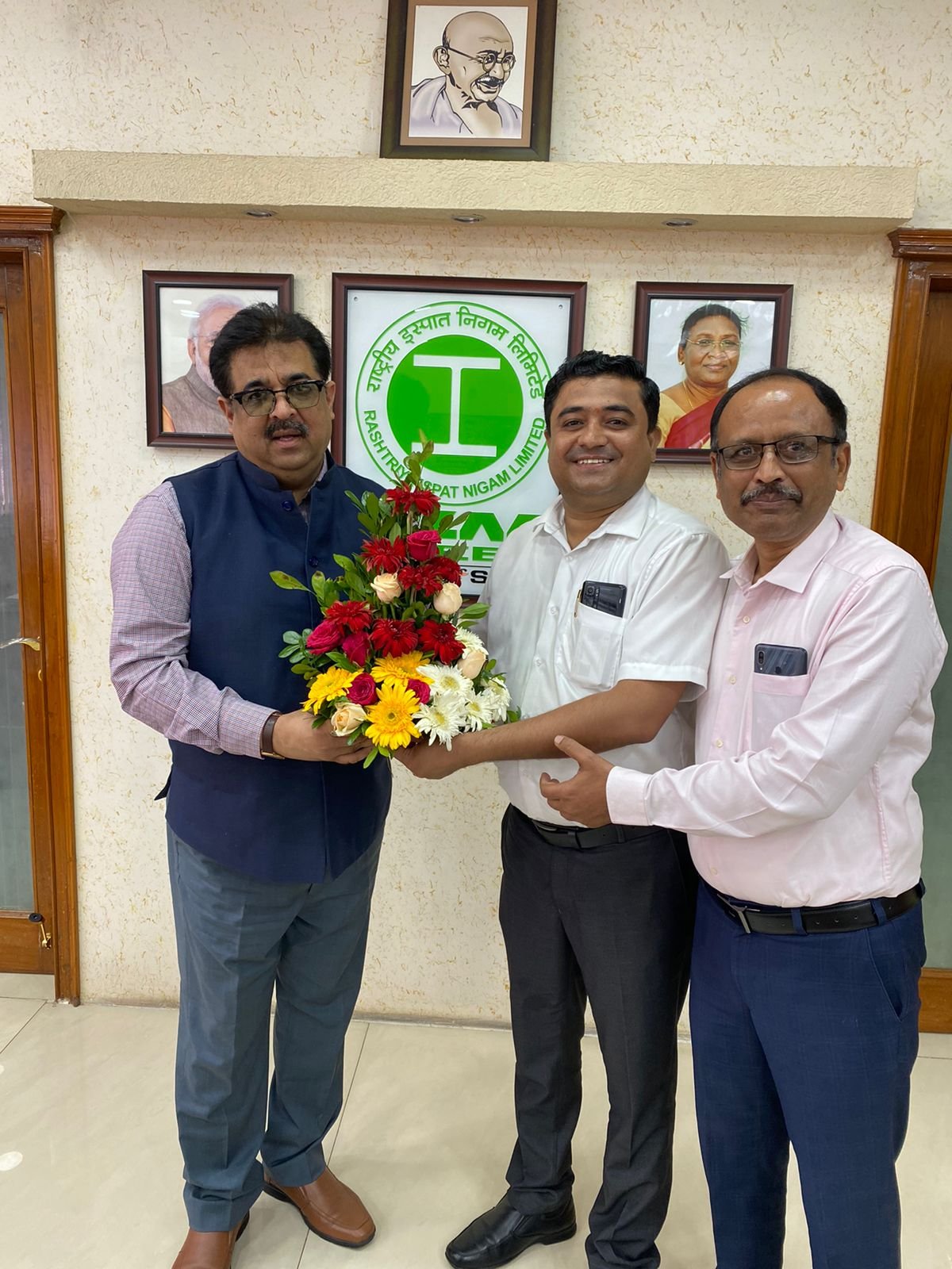 भिलाई के उद्योगों को काम देने का दिया आश्वासन राष्ट्रीय इस्पात निगम लि. के सीएमडी ने, बीएसपी एंसीलरी इंडस्ट्रीज एसोसिएशन अध्यक्ष ने विशाखापट्टनम में की सौजन्य मुलाकात