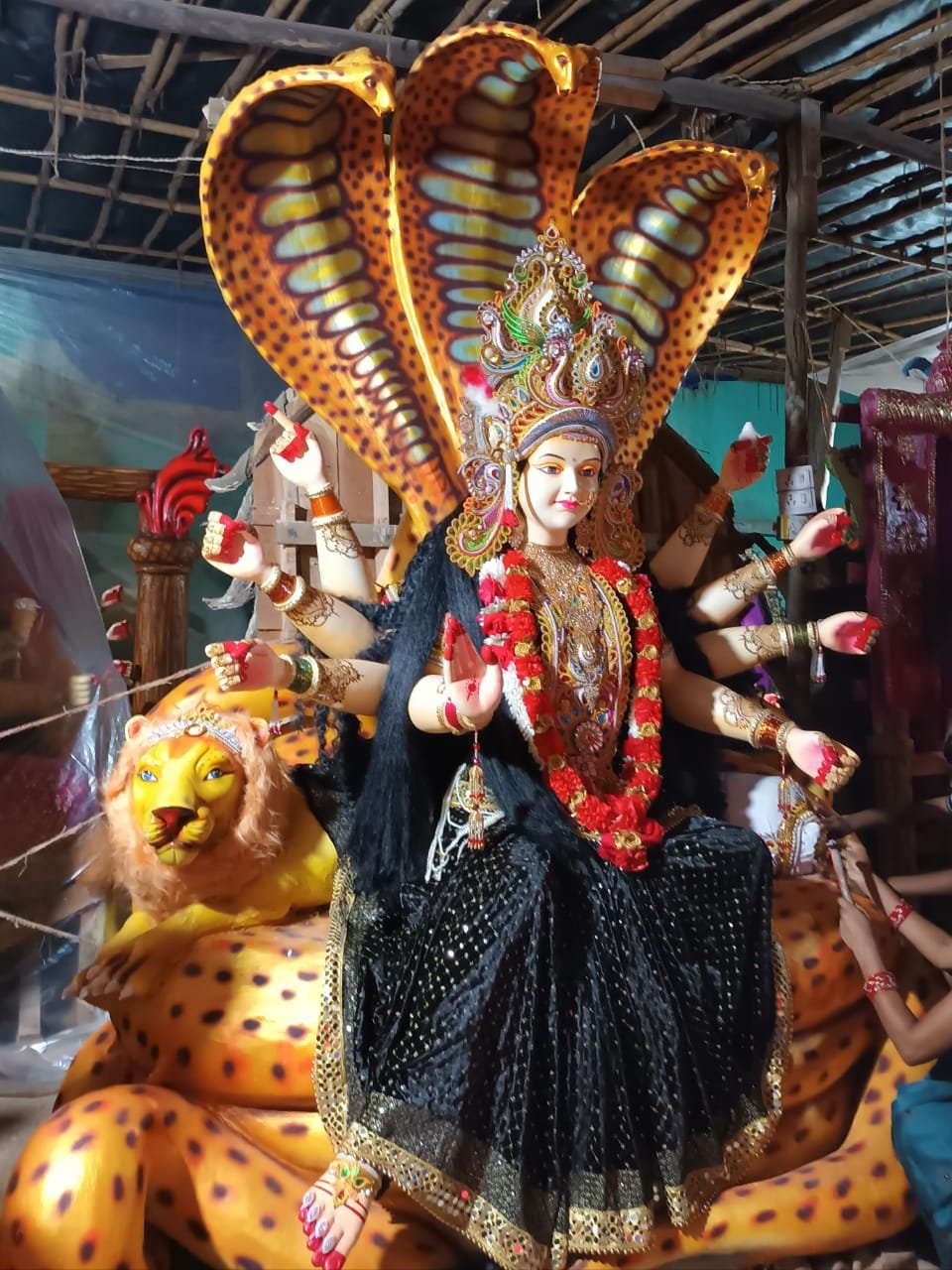 शाही दशहरा दुर्गा पंडाल सिविक सेंटर में शेषनाग पर विराजमान माँ दुर्गा के होंगे दर्शन, लाइट एंड साउंड शो के साथ महागरबा का आयोजन