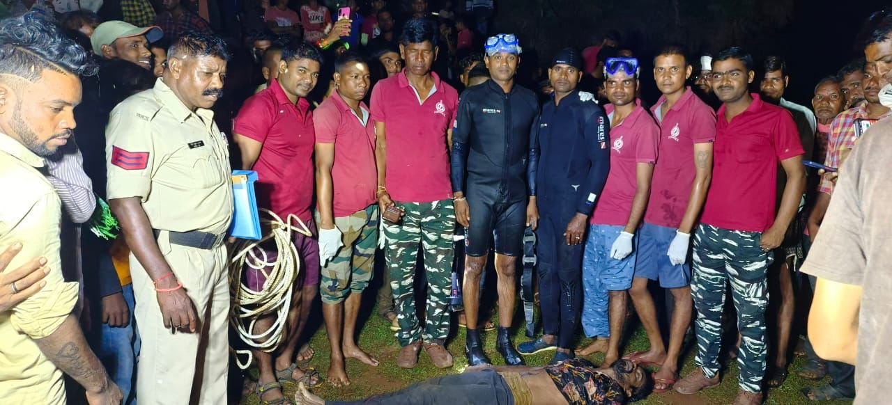 नंदिनी के मुरम खदान में डूबने से युवक की मौत एसडीआरएफ टीम ने निकाला शव नंदिनी के मुरम खदान में डूबने से युवक की मौत एसडीआरएफ टीम ने निकाला शव
