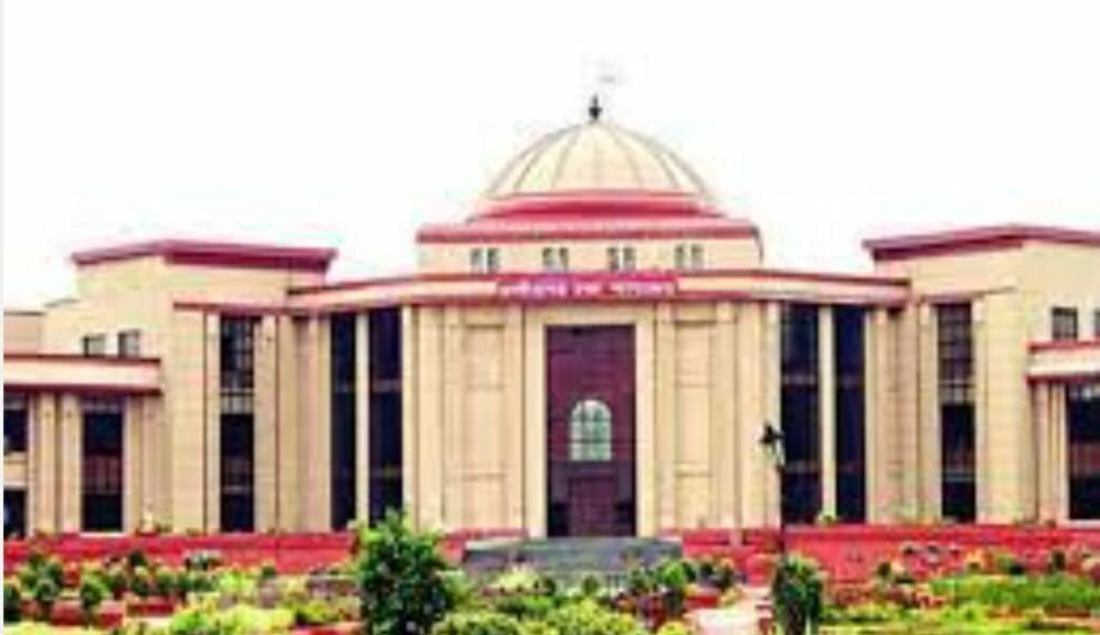 सड़कों पर डीजे का शोर, कलेक्टर एवं पुलिस अधीक्षक को अवमानना का नोटिस सड़कों पर डीजे का शोर, कलेक्टर एवं पुलिस अधीक्षक को अवमानना का नोटिस