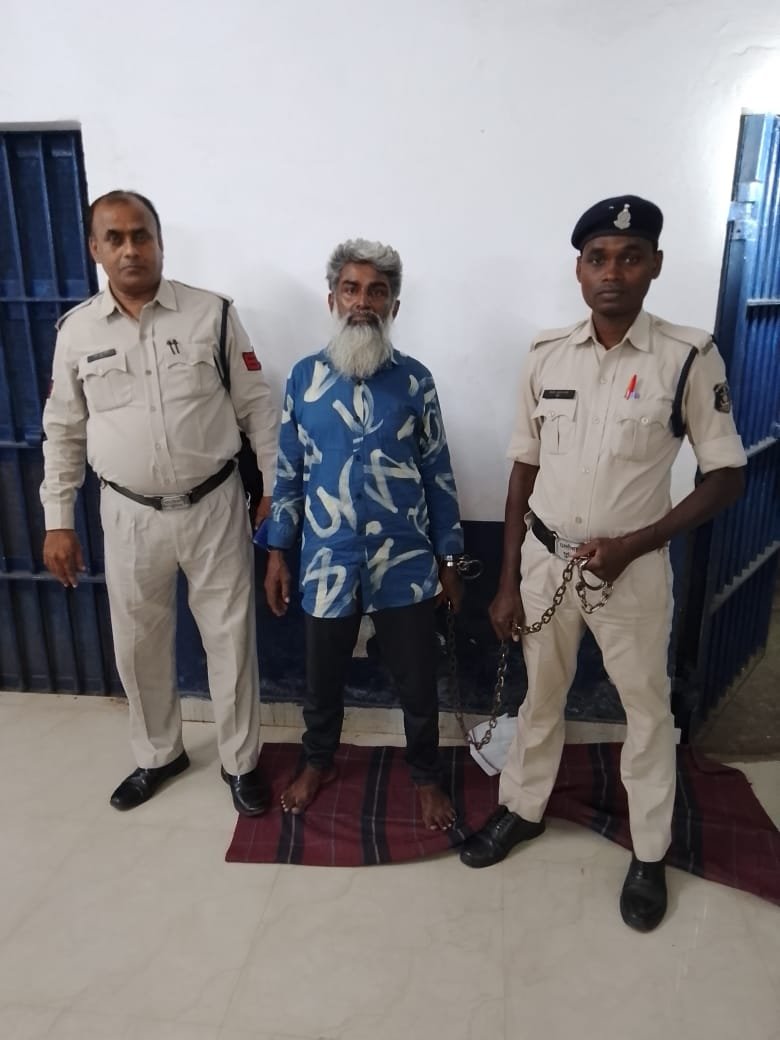 65 से अधिक अपराधिक मामलों में लिप्त बबलू होगा जिला बदर, सार्वजनिक स्थल पर धारदार चाकू लहराते हुए पकड़ाया 65 से अधिक अपराधिक मामलों में लिप्त बबलू होगा जिला बदर, सार्वजनिक स्थल पर धारदार चाकू लहराते हुए पकड़ाया