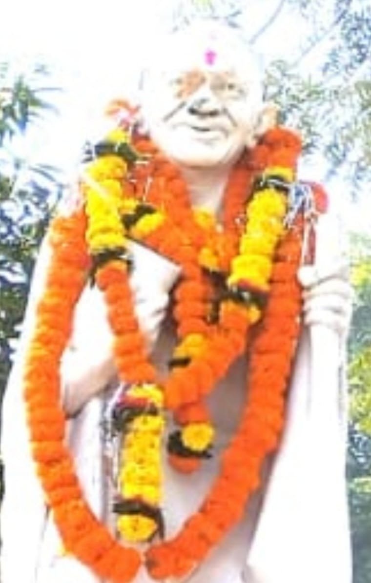 जेब में रखे नोट पर छपे बापूजी की छवि बिल्कुल सही सलामत है तो खंडित प्रतिमा क्यों आएगी “नजर” जेब में रखे नोट पर छपे बापूजी की छवि बिल्कुल सही सलामत है तो खंडित प्रतिमा क्यों आएगी “नजर”