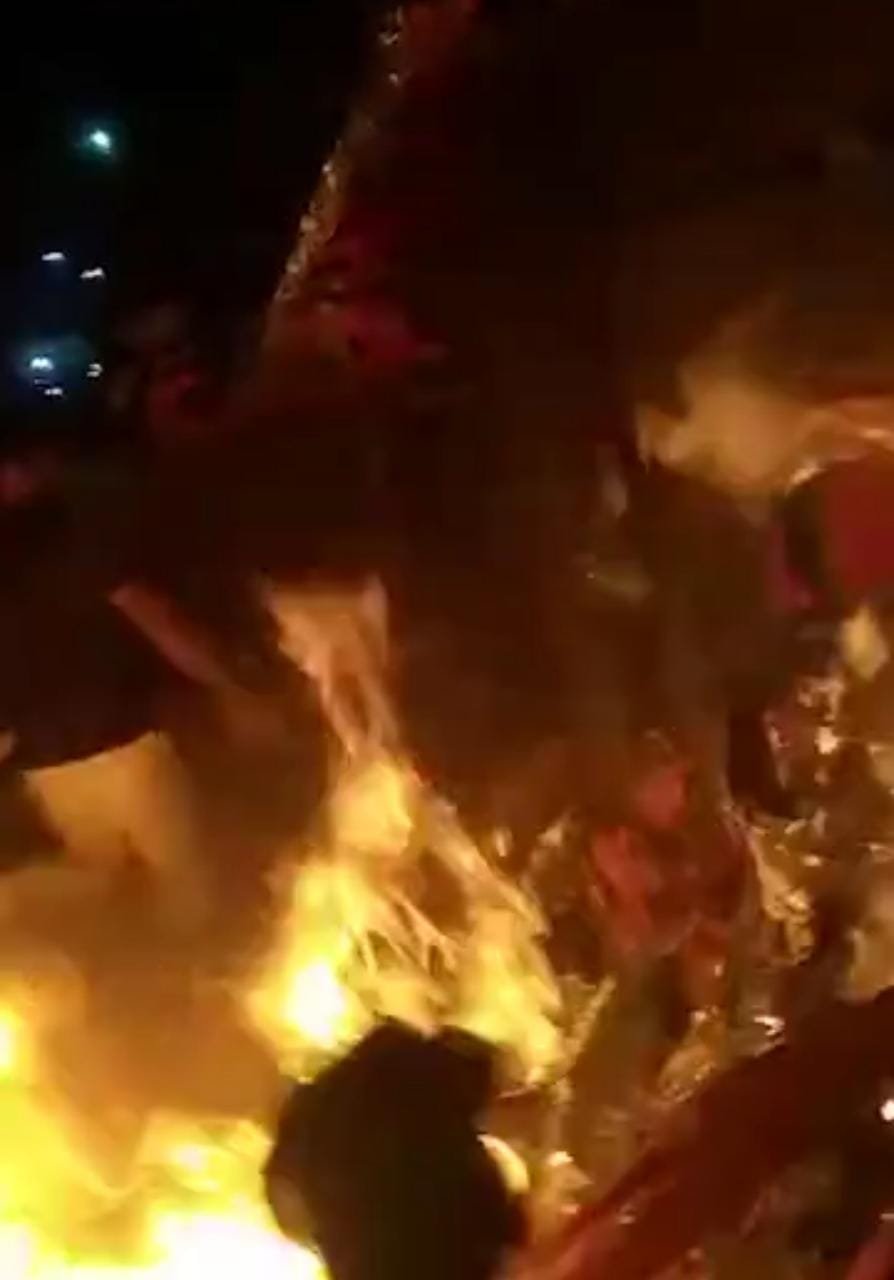 विशाल पंडाल में लगी आग, दो बच्चे और महिला सहित 3 ज़िंदा जले, 50 से ज्यादा झुलसे