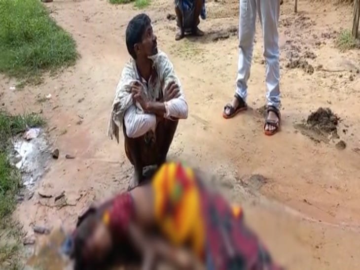 डंडे से पीट भाभी की हत्या कर फरार हुए देवर को तलाश रही पुलिस, घायल भैया अस्पताल में