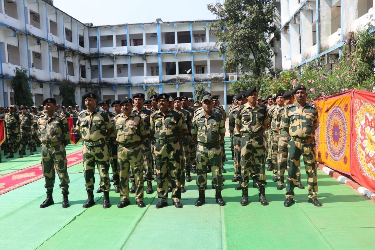 सीमा सुरक्षा बल द्वारा “राष्ट्रीय एकता दिवस” पर एकता, अखंडता और सुरक्षा को बनाये रखने की ली शपथ सीमा सुरक्षा बल द्वारा “राष्ट्रीय एकता दिवस” पर एकता, अखंडता और सुरक्षा को बनाये रखने की ली शपथ