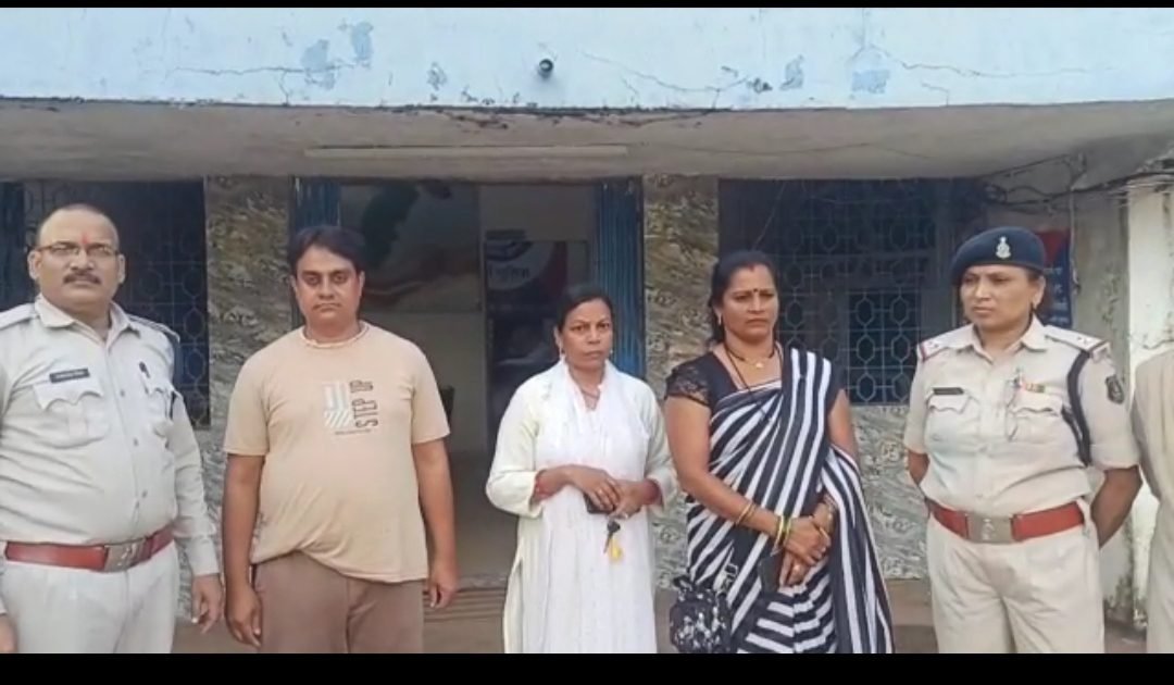 प्रधान मंत्री आवास दिलाने के नाम पर ठगी करने वाले बंटी-बबली गिरोह को पकड़ा सुपेला पुलिस ने, नगर निगम का अफसर बनकर घटना को दिया अंजाम, 4 लोगों से की 11 लाख की ठगी