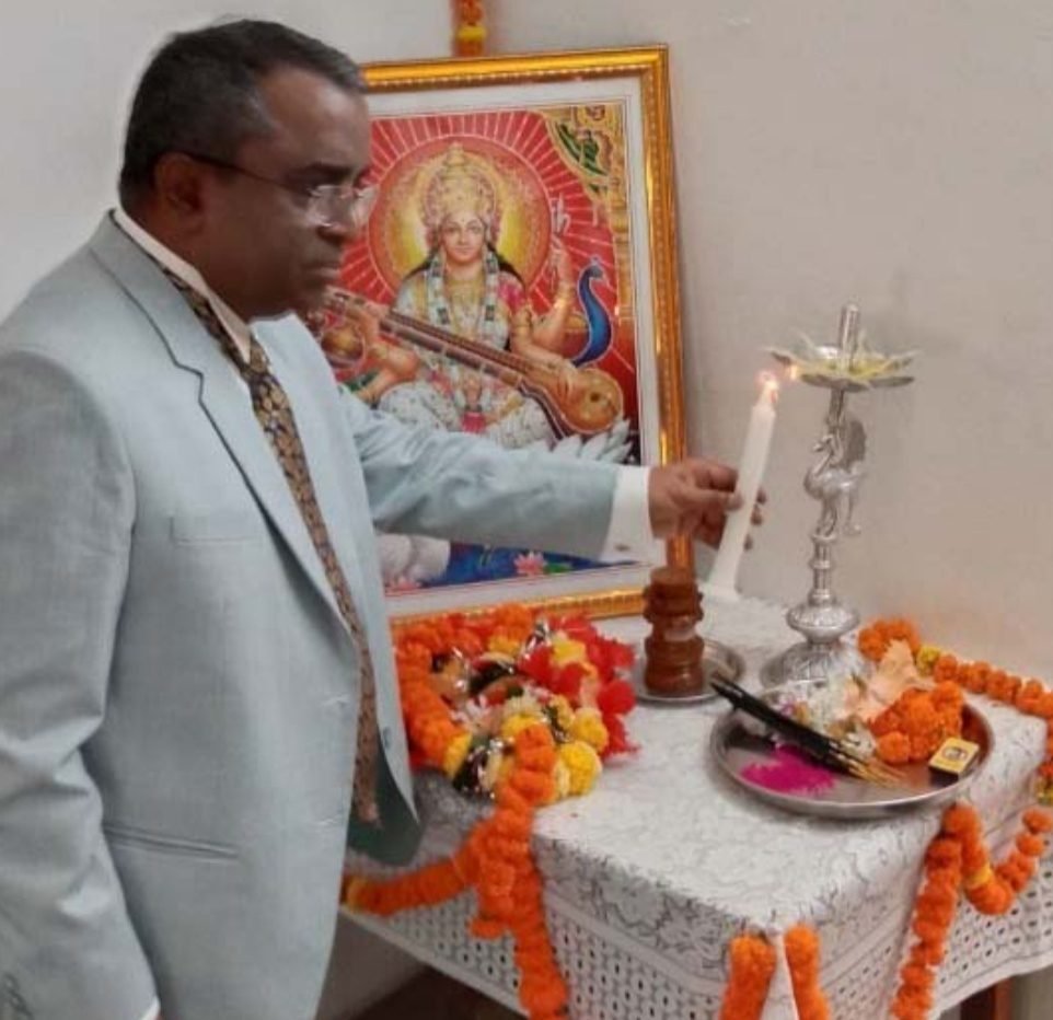 बंदी ये न समझें कि जेल में रहना ही उनका भविष्य है, दिमाग में सकारात्मक सोच रखें-भादुडी़ बंदी ये न समझें कि जेल में रहना ही उनका भविष्य है, दिमाग में सकारात्मक सोच रखें-भादुडी़