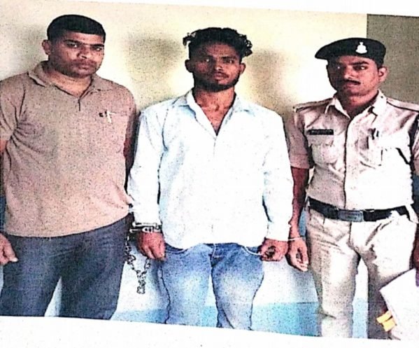 भिलाई से भगा कर ले गया मुंगेली, जबरिया नाबालिग से बनाया शारीरिक संबंध, जेवरा सिरसा पुलिस ने किया आरोपी को गिरफ्तार