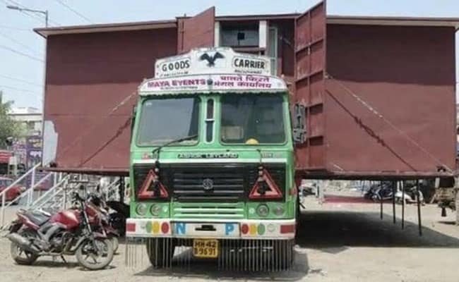 शख्स ने किया कमाल! ट्रक को बना दिया Marriage Hall, आनंद महिंद्रा ने कहा ‘मिलना है मुझे’ देखिए वीडियो