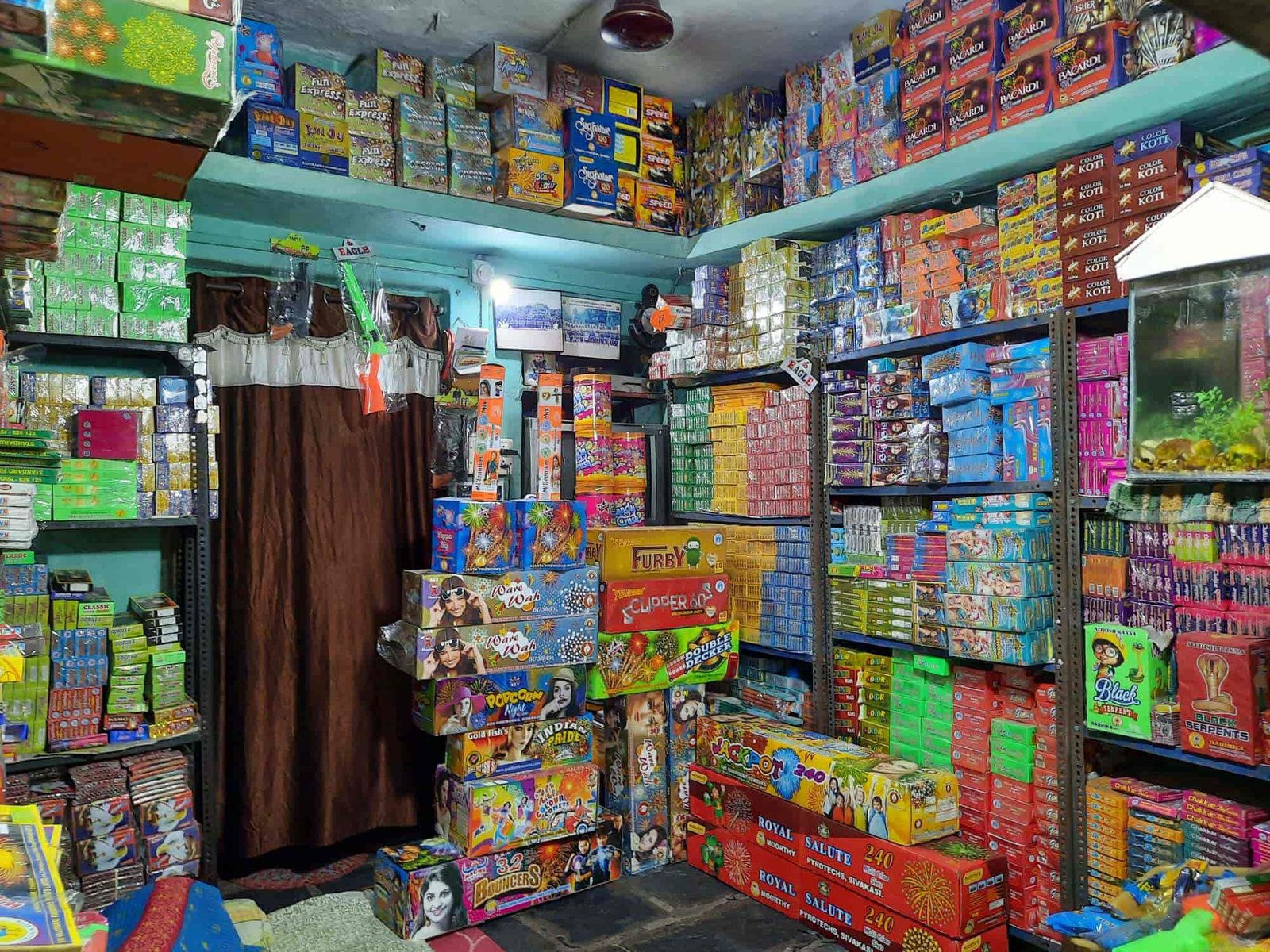 दुर्ग भिलाई के सभी पटाखा दुकान संचालकों के लिए 11 बिंदुओं पर एडवाइजरी जारी, निरीक्षण के दौरान खामियां पाए जाने पर होगी कार्यवाही