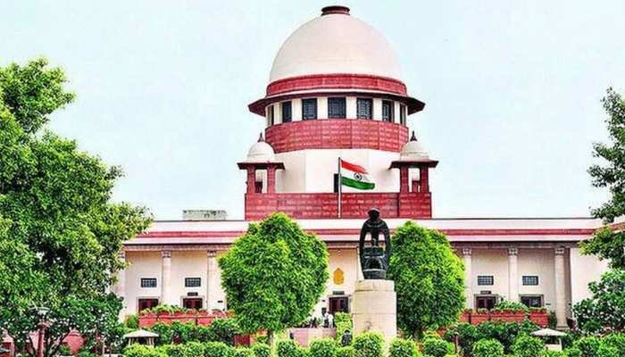 सीनियर वकील नामित करने के खिलाफ याचिका खारिज, 25 हजार का जुर्माना भी, सुप्रीम कोर्ट से  छत्तीसगढ़ हाईकोर्ट में लंबित याचिका ट्रांसफर करने की थी मांग
