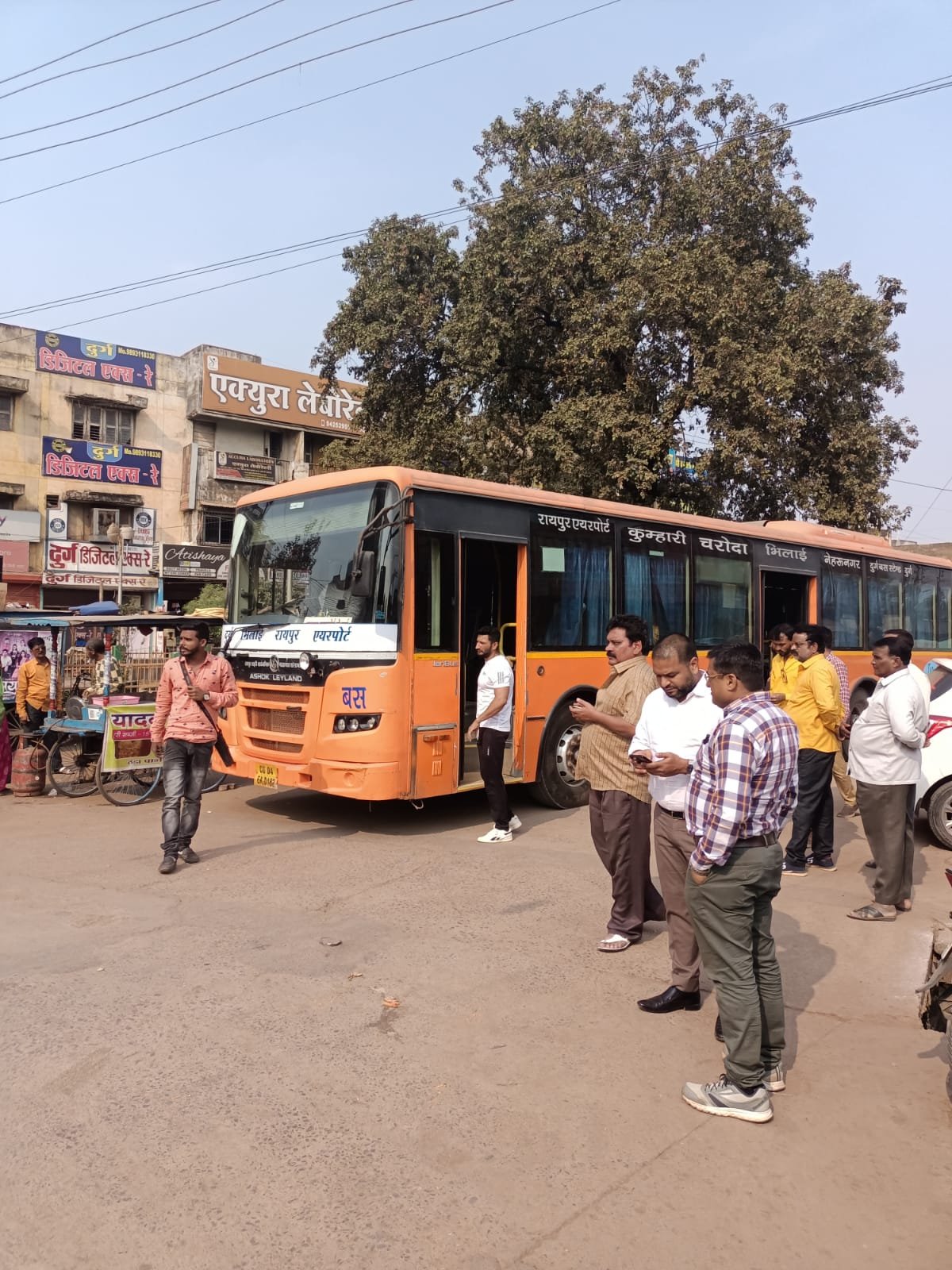 परमिट में दुर्ग बस स्टैंड एसी बस का स्टॉप नहीं परमिट में, जिला प्रशासन निजी बस ऑपरेटर हुए आमने-सामने, थाने का घेराव के बाद छूटे चार निजी ऑपरेटर, नहीं बनी सहमति