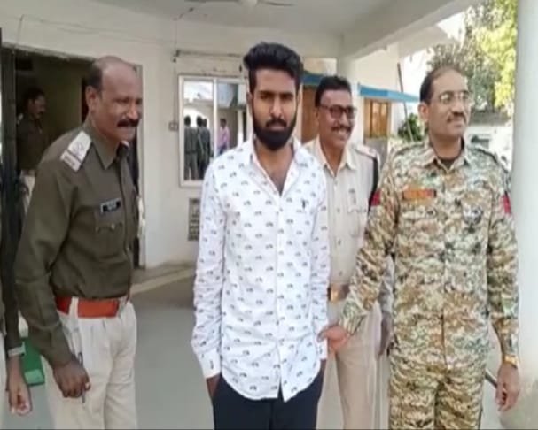 छत्तीसगढ़ में कांग्रेस नेता ने किया छात्रा से बलात्कार कांकेर पुलिस ने किया गिरफ्तार पार्टी से निलंबित