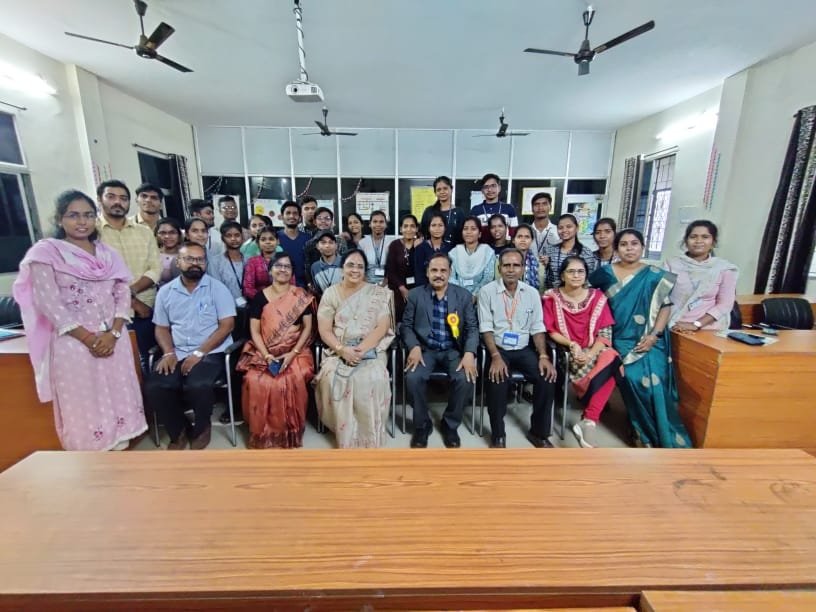 पर्वोस्काईट के आसपास शोध के लिए बहुत अवसर: प्रो देव महतो, आधुनिक समय में होलोग्राम की महत्वपूर्ण उपयोगिता एवं उसमें शोध की आवश्यकता: प्रो अंचल  ￼