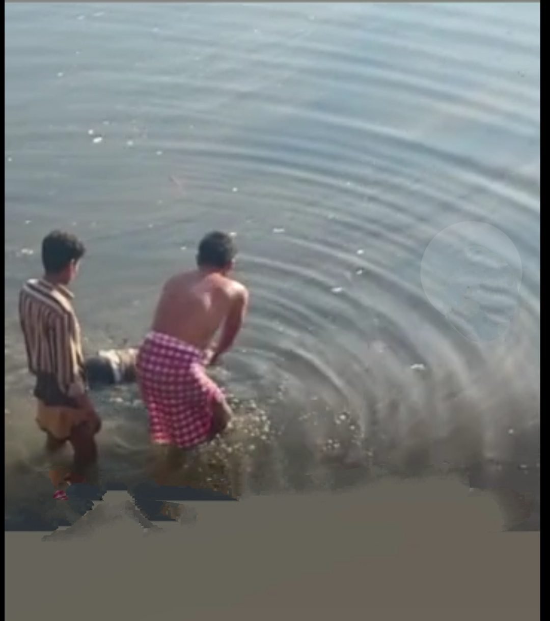 खदान में गिरी कार, सरपंच सहित 4 की मौत,15 साल की बेटी ने तैरकर बचाई जान, ओडिशा से लौट रहा था परिवार