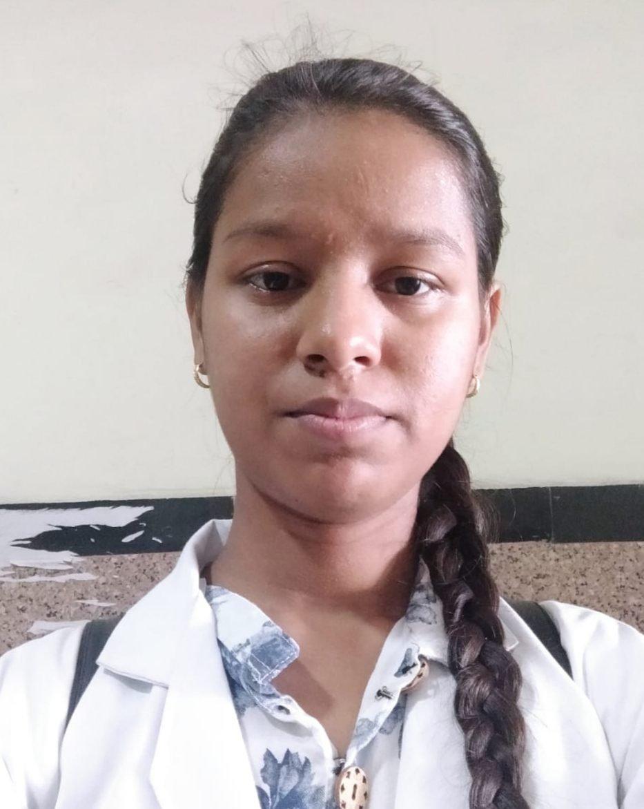 रैंक आने के बाद भी नहीं मिला मेडिकल कॉलेज, निराश होकर ज्वाइन कर लिया बीएएमएस, सहपाठियों को बीएमएस साथ नीट की तैयारी करते देख मिली प्रेरणा, 6 महीने में सेल्फ स्टडी से मिली सफलता