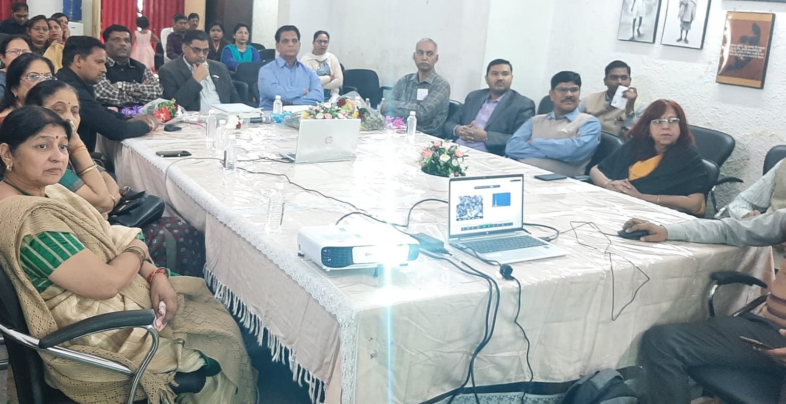 हेमचंद यादव विश्वविद्यालय दुर्ग में रसायन शास्त्र के पीएचडी वायवा में कुलपति, डाॅ. पल्टा कोलकाता एयरपोर्ट से जुड़ी ऑनलाइन