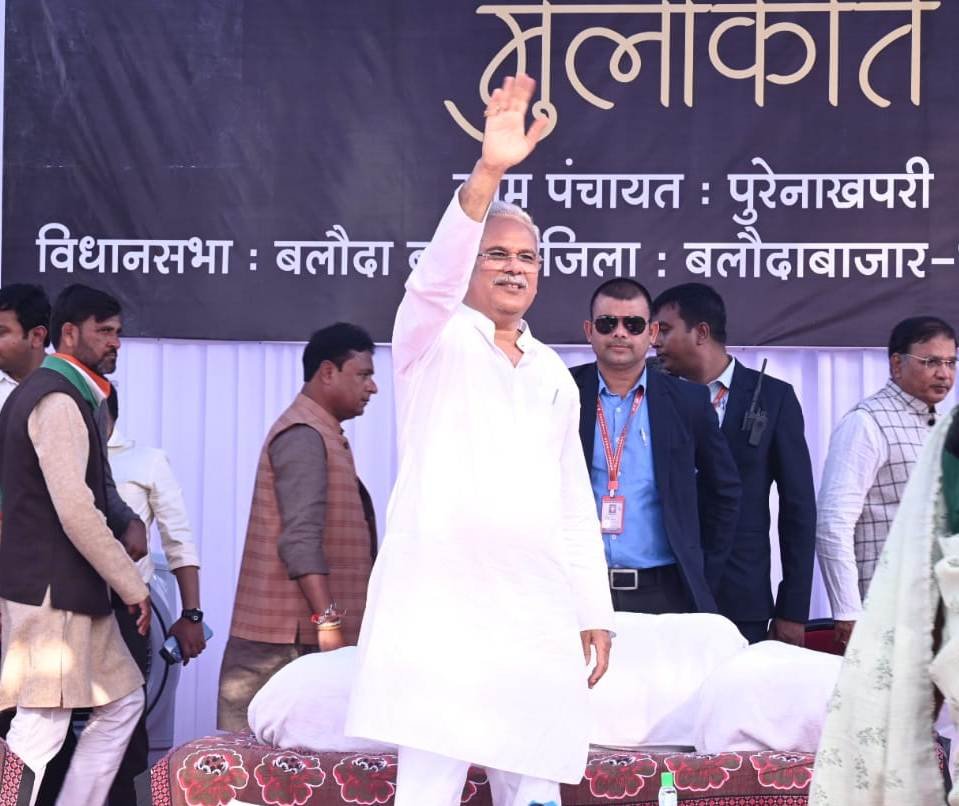 भेंट-मुलाकात: बलौदाबाजार विधानसभा के पुरैना-खपरी गांव जनता के आग्रह पर क्षेत्र के विकास के लिए दी अनेक सौगातें भेंट-मुलाकात: बलौदाबाजार विधानसभा के पुरैना-खपरी गांव जनता के आग्रह पर क्षेत्र के विकास के लिए दी अनेक सौगातें