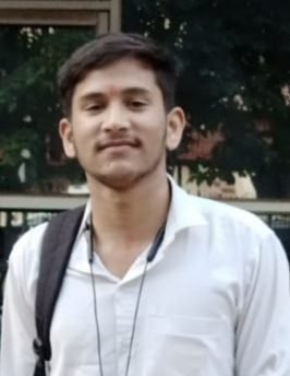 सफलता की कहानी : घर की आर्थिक परिस्थिति थी खराब, एवरेज स्टूडेंट था जानकार भी सजाया डॉक्टर बनने का सपना, कोशिश करता गया मिल गई मंजिल