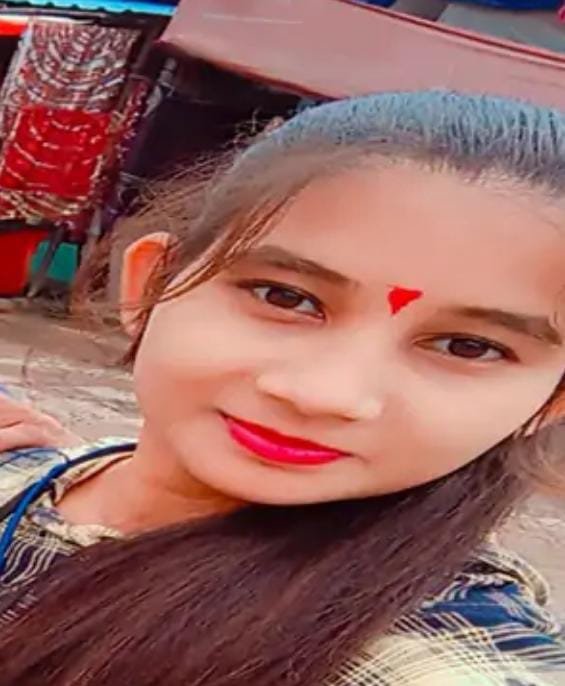 <em>छत्तीसगढ़ की दर्दनाक खबर – “डॉगी की मौत बाद परेशान कालेज छात्रा ने 🛑 कुत्ते के बेल्ट से लगाई फांसी”</em>