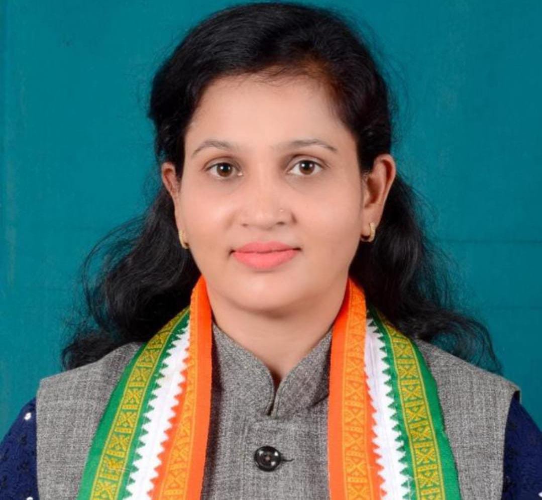 <em>कांग्रेस नेत्री रत्नावली कौशल समीक्षा बैठक में भाग लेने दिल्ली रवाना, शीर्ष नेताओं से करेंगी मुलाकात</em>