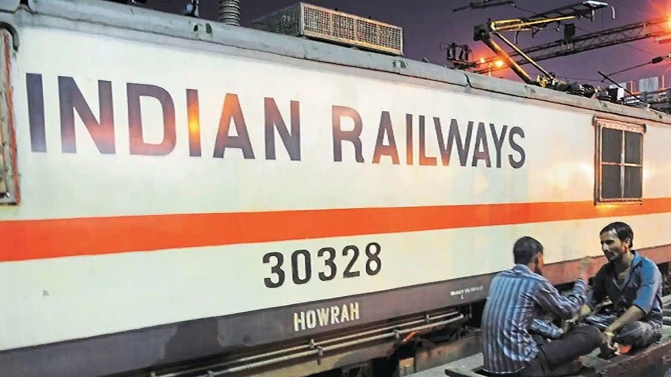 <strong>Indian Railways: 1 लीटर तेल में कितने किलोमीटर भागती है ट्रेन ? सोचकर ही चकरा जाएंगे आप…</strong>