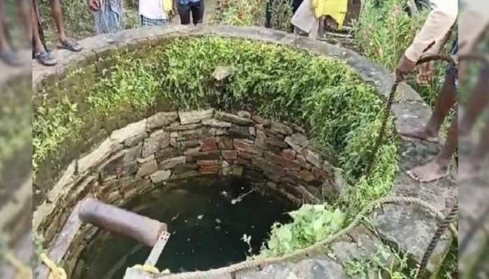 <em>बड़ी खबर : घरेलू झगड़े के बाद चार मासूम बच्चों के साथ मां कूदी कुएं में, तीन की मौत, बचाया गया मां और एक अबोध को</em>