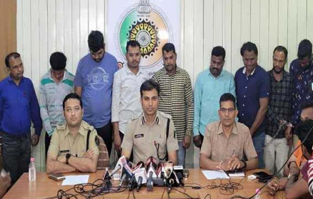 <em>बिना डिग्री मेडिकल शाप के लिए पंजीयन कराने वाले भिलाई राजनांदगांव और रायपुर के 5 बीएएमएस डाक्टर और 4 फर्जी फार्मासिस्ट राजधानी पुलिस के चढ़े हत्थे</em>