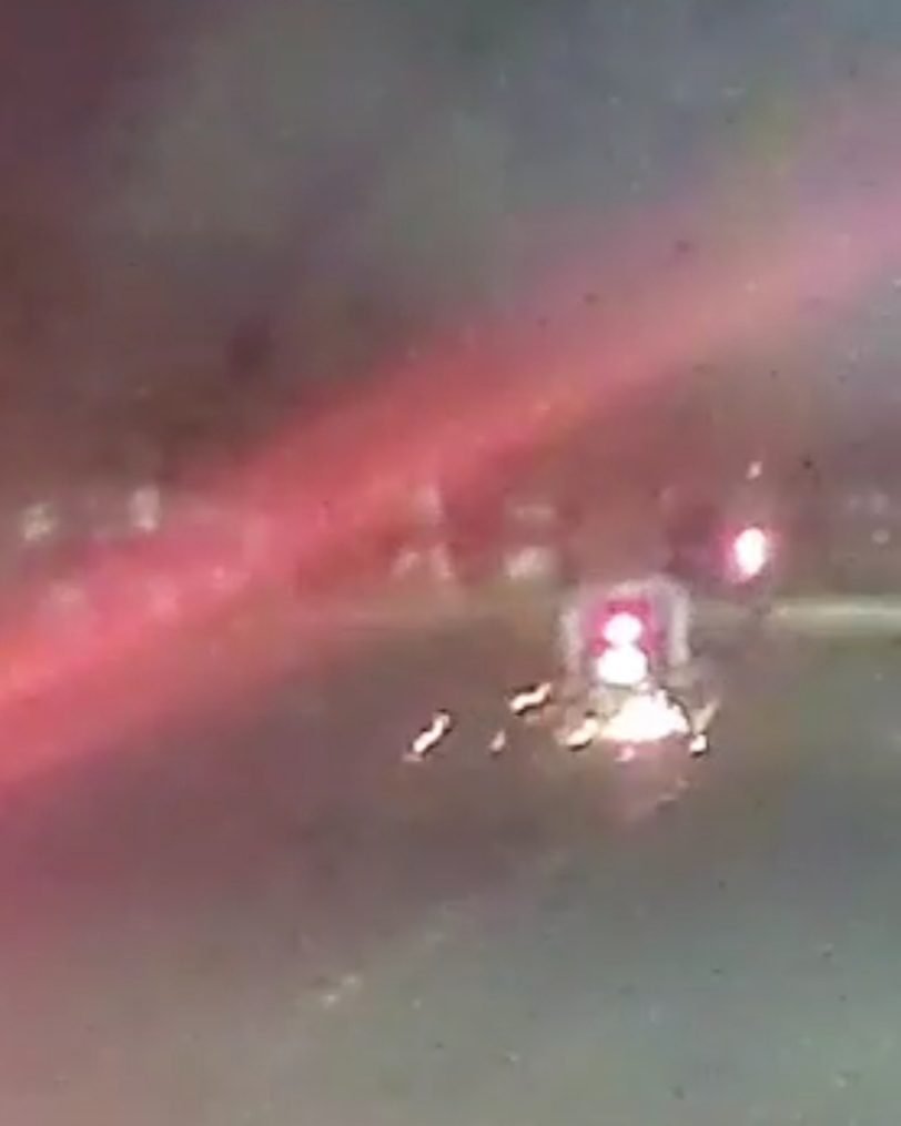 <em>अभी अभी पकड़ा गया भिलाई का “चिंगारी बाज” स्कूटर 🛑 फुलझड़ी बाज युवक का कटा चालान, देखें विडियो</em>