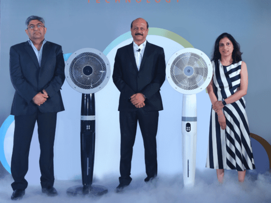 Orient लाया ऐसा पंखा जो 12 डिग्री तक कम कर देगा तापमान, चिलचिलती गर्मी में मिलेगा लद्दाख का एहसास
