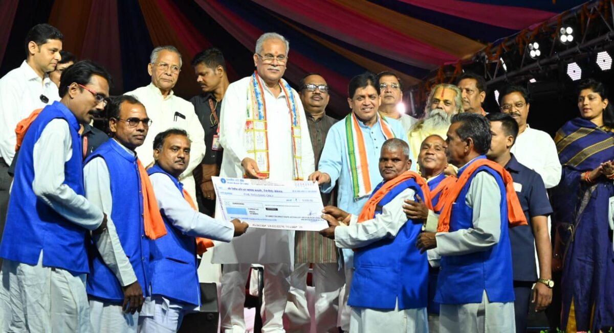 <em>हमारे राम शबरी के राम, कौशल्या के राम, वनवासियों के राम और हम सबके भांजे : भूपेश</em>, <em>माता कौशल्या महोत्सव के समापन समारोह में शामिल हुए मुख्यमंत्री</em>