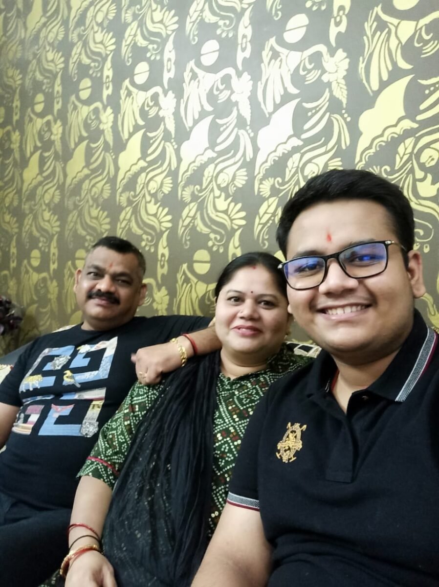 <em>जेईई मेंस रिजल्ट 2023 में दुर्ग के सिद्धार्थ ने हासिल की एआईआर रैंक 342, आईआईटी मुंबई में सीएसई ब्रांच पाना लक्ष्य</em>