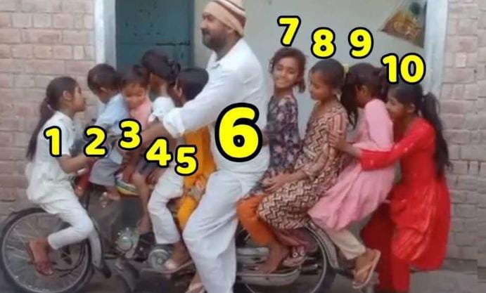 <em>इस देसी जुगाड़ से एक नहीं 10 लोग बैठ सकते हैं बाइक पर, 👁️🗨️ आप भी देखिए विडियो</em> <em>इस देसी जुगाड़ से एक नहीं 10 लोग बैठ सकते हैं बाइक पर, 👁️🗨️ आप भी देखिए विडियो</em>