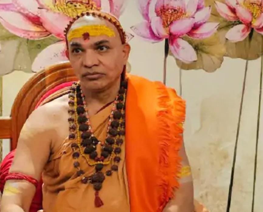 <em>शंकराचार्य ने मुख्यमंत्री भूपेश बघेल के कार्य को सराहा 🟧 कहा छत्तीसगढ़ में गौ संरक्षण पर जो कार्य हो रहा, उसकी कई राज्यों में है चर्चा 🟧 अलग-अलग स्वार्थ की वजह से नक्सलवाद नहीं हो रहा खत्म 🟧 मोबाईल का दुरूपयोग और शराब से समाज में विकृति</em> <em>शंकराचार्य ने मुख्यमंत्री भूपेश बघेल के कार्य को सराहा 🟧 कहा छत्तीसगढ़ में गौ संरक्षण पर जो कार्य हो रहा, उसकी कई राज्यों में है चर्चा 🟧 अलग-अलग स्वार्थ की वजह से नक्सलवाद नहीं हो रहा खत्म 🟧 मोबाईल का दुरूपयोग और शराब से समाज में विकृति</em>