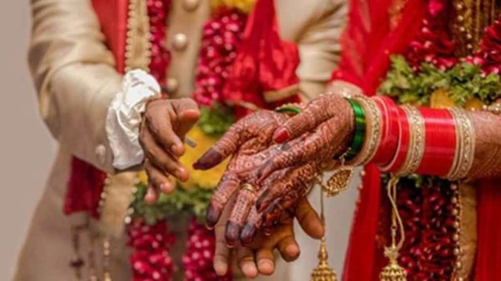 <em>मांग में सिंदूर भरने के बाद दूल्हा वाशरूम गया और वापस आने के कुछ देर बाद ही आ गया हार्ट अटैक, बचाया नहीं जा सका</em>