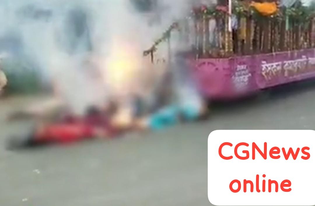 <em>दर्दनाक हादसा 🛑 रथयात्रा के दौरान हाईटेंशन लाईन के सम्पर्क में आया भगवान जगन्नाथ का रथ 🛑 7️⃣ की मौत 🛑 डेढ़ दर्जन झुलसे लोगों को भेजा गया हास्पिटल</em> <em>दर्दनाक हादसा 🛑 रथयात्रा के दौरान हाईटेंशन लाईन के सम्पर्क में आया भगवान जगन्नाथ का रथ 🛑 7️⃣ की मौत 🛑 डेढ़ दर्जन झुलसे लोगों को भेजा गया हास्पिटल</em>