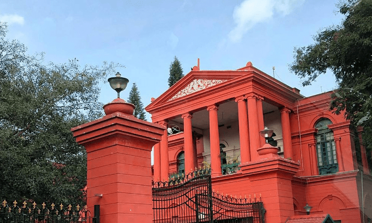 <em>यदि एक सक्षम व्यक्ति अपनी पत्नी का भरण-पोषण करने के लिए बाध्य है, तो आश्रित मां का क्यों नहीं: कर्नाटक हाईकोर्ट</em>