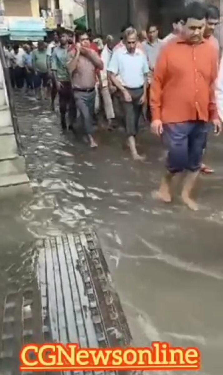 <em>देखिए विडियो 👁️🗨️ सड़क पर भरे गंदे पानी के बीच मजबूरन निकालनी पड़ी युवक की शव यात्रा 🛑 मृतक के घर रिश्तेदारों को पहुंचने में भारी दिक्कत 🛑 विडियो हुआ वायरल</em> <em>देखिए विडियो 👁️🗨️ सड़क पर भरे गंदे पानी के बीच मजबूरन निकालनी पड़ी युवक की शव यात्रा 🛑 मृतक के घर रिश्तेदारों को पहुंचने में भारी दिक्कत 🛑 विडियो हुआ वायरल</em>