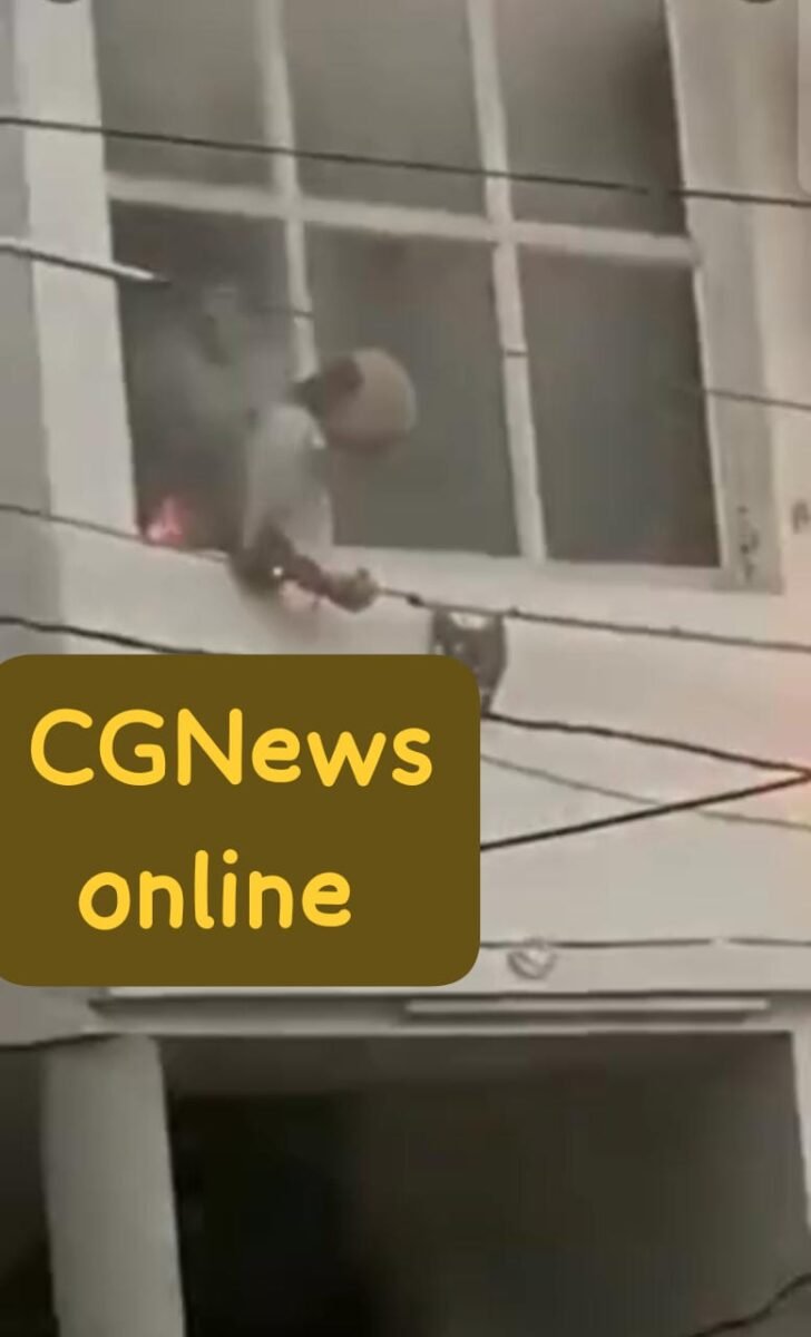 <em>Shocking Video 🛑 हाईटेंशन तार छूने से जिंदा जली बुजुर्ग महिला, हादसे का खौफनाक Live वीडियो आया सामने</em> <em>Shocking Video 🛑 हाईटेंशन तार छूने से जिंदा जली बुजुर्ग महिला, हादसे का खौफनाक Live वीडियो आया सामने</em>