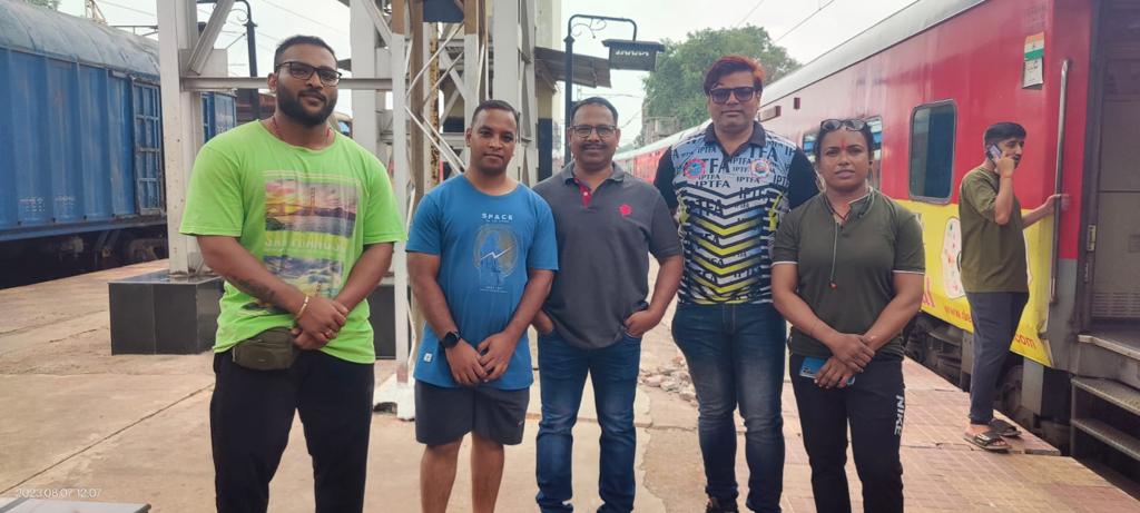 <em>सीनियर राष्ट्रीय पावर लिफ्टिंग प्रतियोगिता में भाग लेने छत्तीसगढ़ टीम काशीपुर रवाना, दो अंतरराष्ट्रीय खिलाड़ियों से पदक की उम्मीद</em>