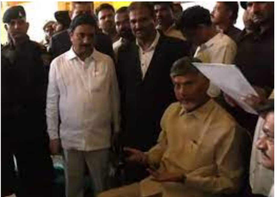 <em>तेलुगु देशम पार्टी के प्रमुख भ्रष्टाचार के मामले में गिरफ्तार</em> <em>तेलुगु देशम पार्टी के प्रमुख भ्रष्टाचार के मामले में गिरफ्तार</em>