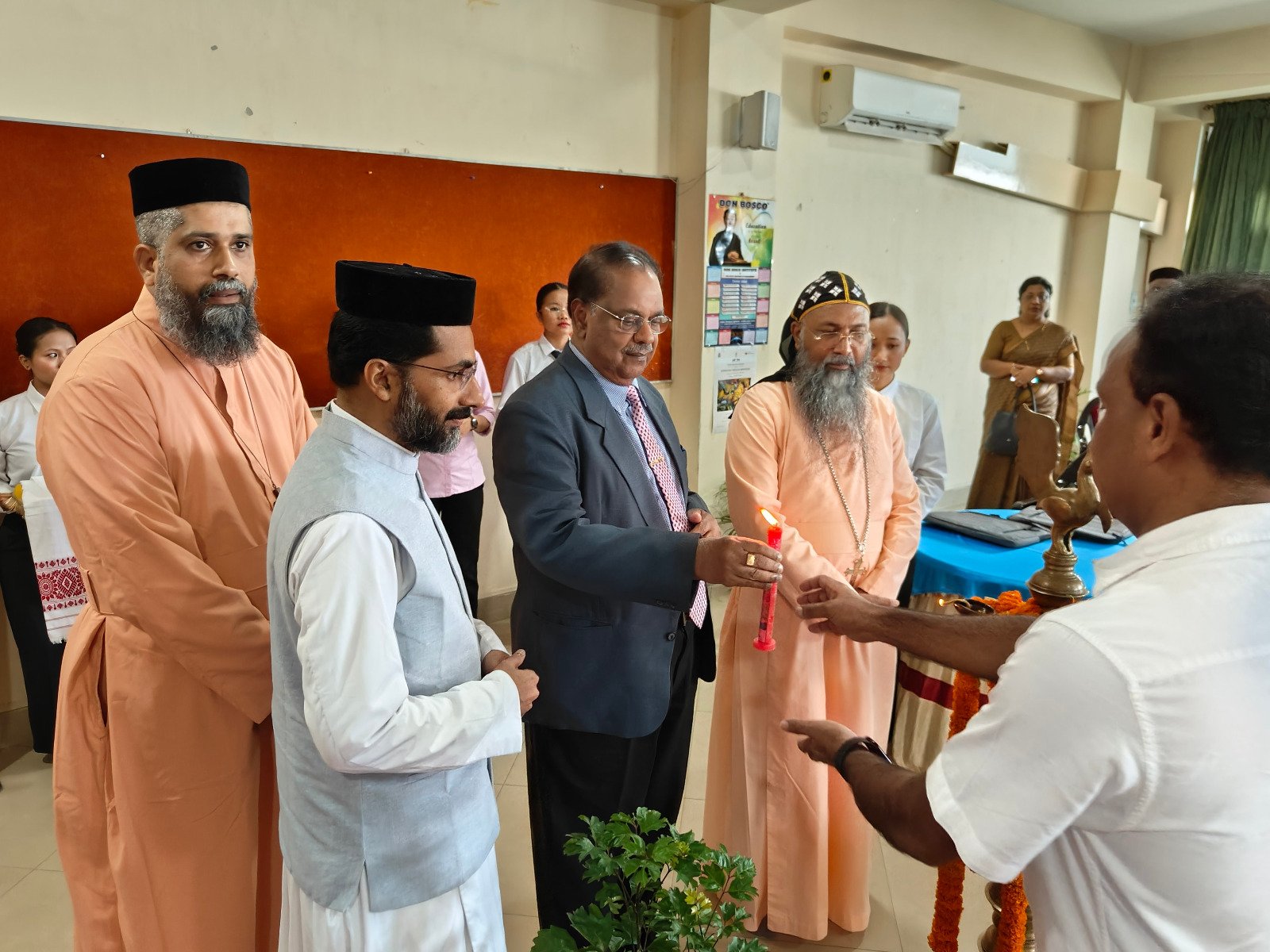<em>एमजीएम. समूह के संस्था प्रमुखों की दो दिवसीय सभा का गुवाहाटी में समापन, 40 प्राचार्य एवं उपाध्यक्ष रहे उपस्थित</em> <em>एमजीएम. समूह के संस्था प्रमुखों की दो दिवसीय सभा का गुवाहाटी में समापन, 40 प्राचार्य एवं उपाध्यक्ष रहे उपस्थित</em>