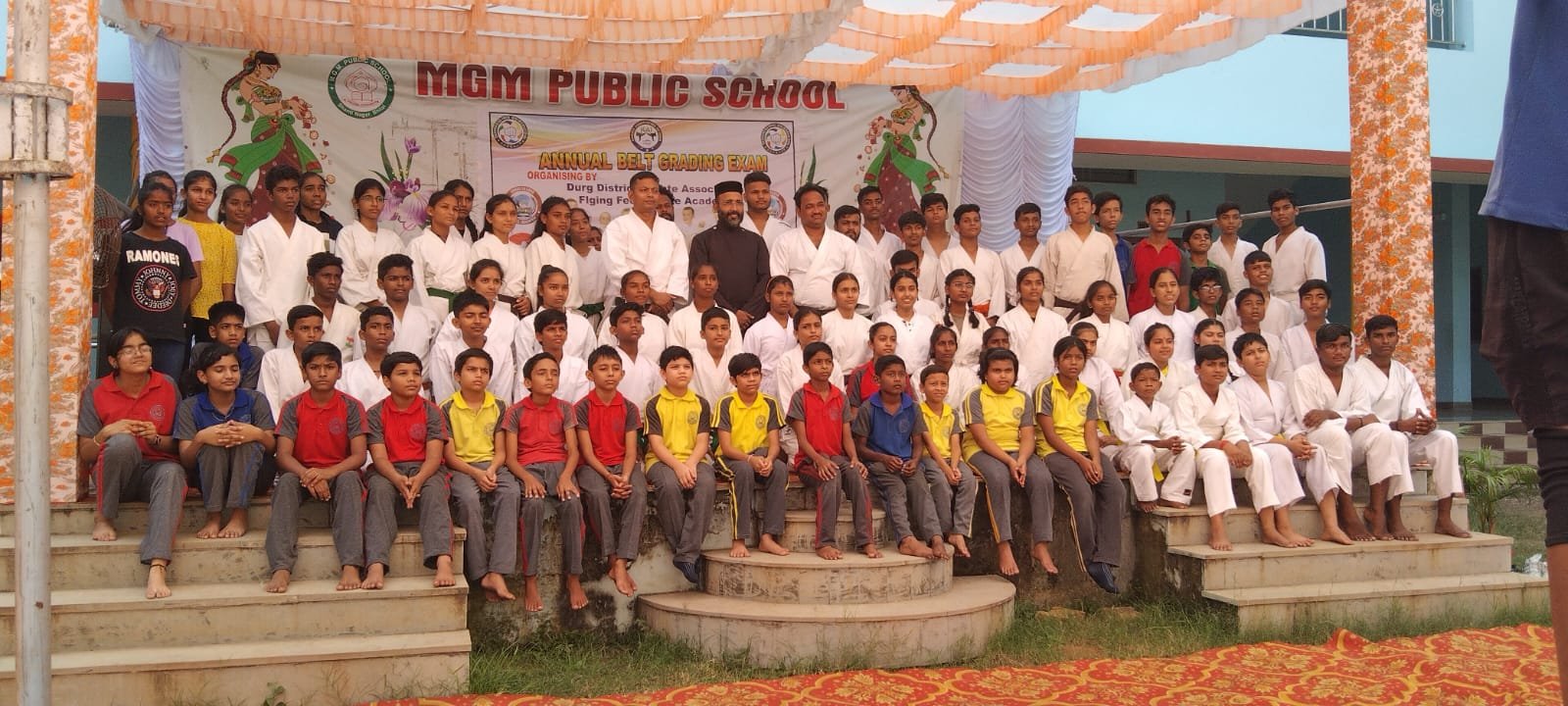 एमजीएम पब्लिक स्कूल शांति नगर में 285 खिलाड़ियों ने दिया बेल्ट ग्रेडिंग एग्जाम, दुर्ग जिला कराते एसोसिएशन एवं फ्लाइंग फिट कराते एकेडमी का आयोजन