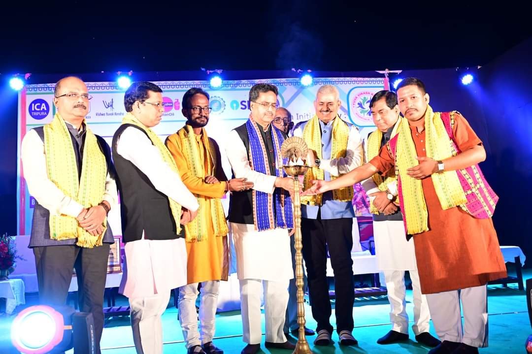 <em>त्रिपुरा हेरिटेज फेस्ट 2023 : शुभारंभ में त्रिपुरा के मुख्यमंत्री ने की छत्तीसगढ़ी वेशभूषा व संस्कृति की प्रशंसा..</em>